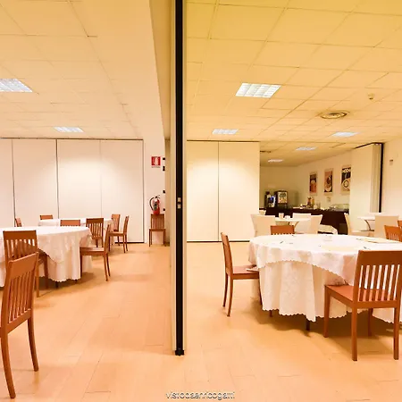 乌迪内标准酒店 酒店