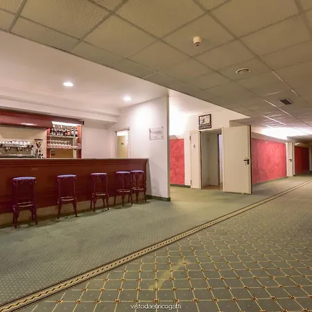 乌迪内标准酒店 酒店 3*